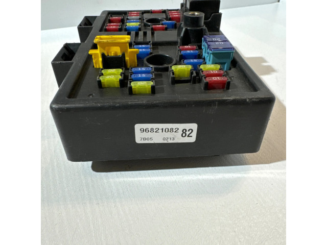 Блок предохранителей 96821082 Chevrolet Captiva