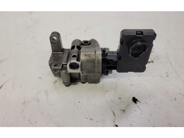 Масляный насос 03G115105B Audi A3 S3 8P