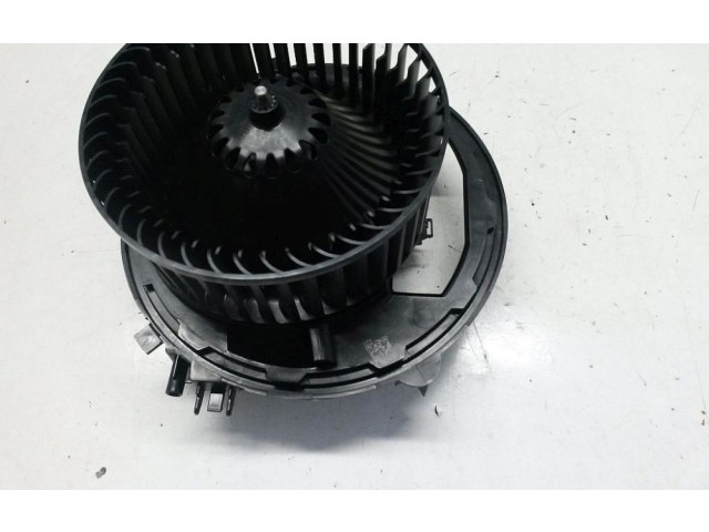 Вентилятор печки 5WB819015, 5WB819015 Skoda Octavia Mk4