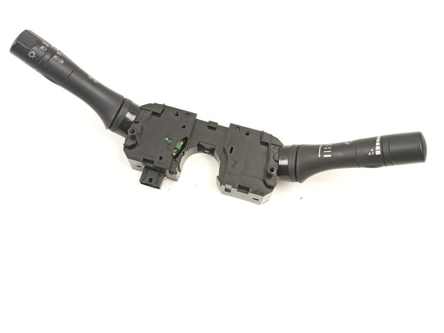 Ручка стеклоочистителей 255604KH1A Nissan Navara D23