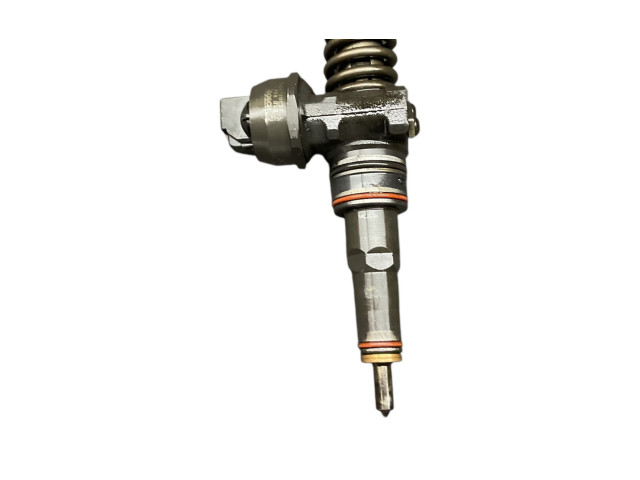 Форсунка 0414720037, 038130073AJ    Volkswagen PASSAT B6   