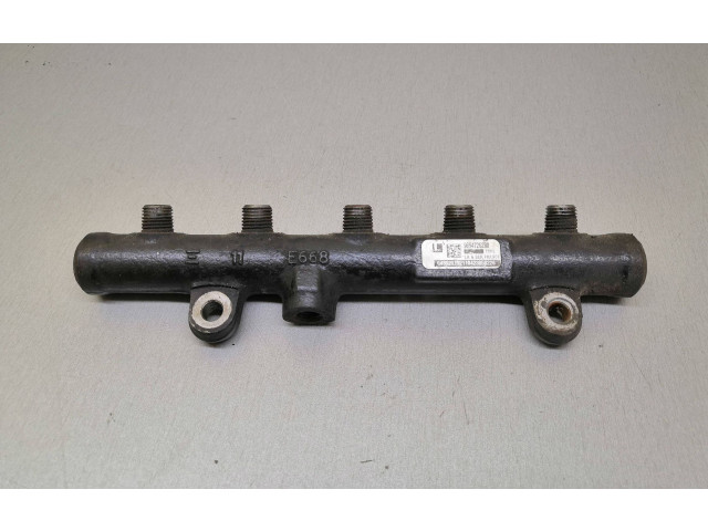 Vstřikovací lišta 9654726280, 110423858226 Volvo S40