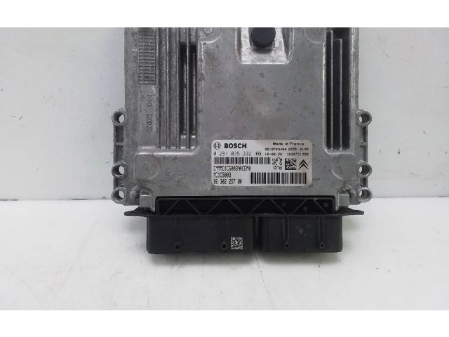 Блок управления двигателя 0281035332 Opel Combo E