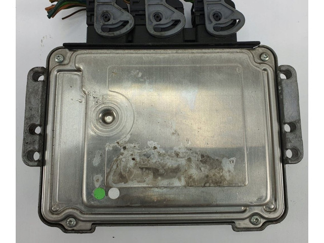 Блок управления двигателя 9657061180   Citroen C2