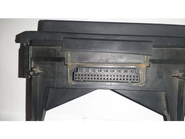 Блок предохранителей 04692073AB Jeep Grand Cherokee (WK)