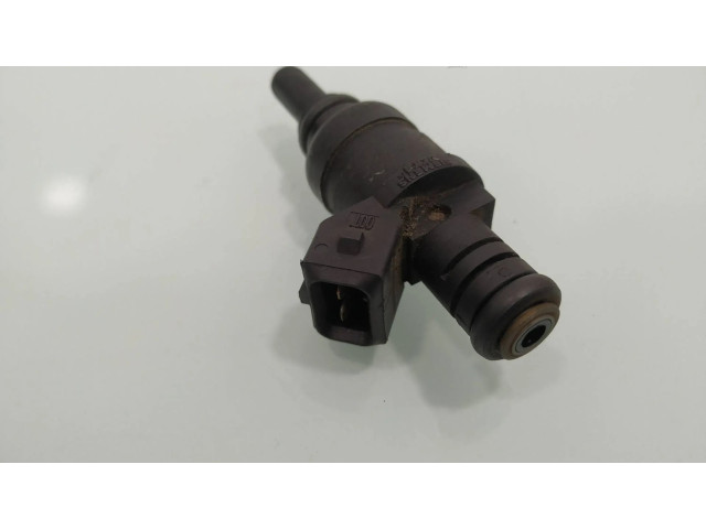 Форсунка 1427240    BMW X3 E83 для бензинового двигателя  2.2