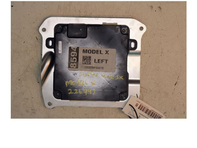 Блок управления Tesla Model X