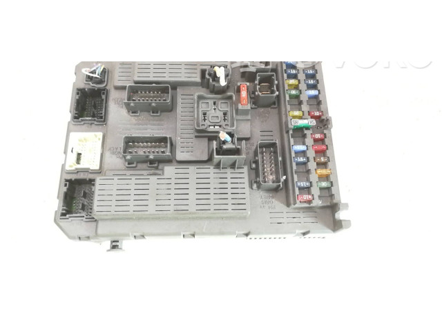 Блок предохранителей 9651938180   Citroen C8    