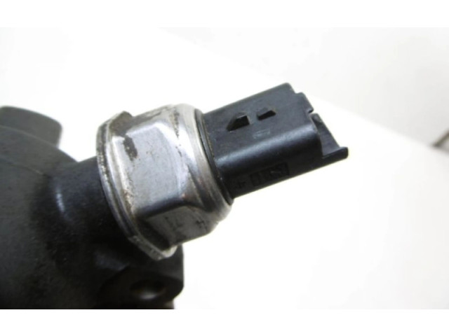 Топливная рампа 8200057345, 8200057345   Renault Clio II  