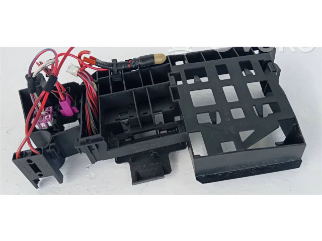   Pojistková skříňka 4E0971845   Audi A8 S8 D3 4E 2007