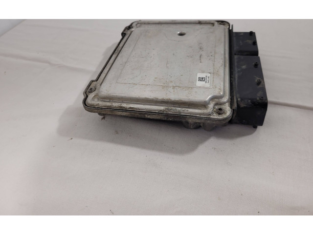 Блок управления двигателя 045906013B, 045906013E Skoda Fabia Mk2 (5J)