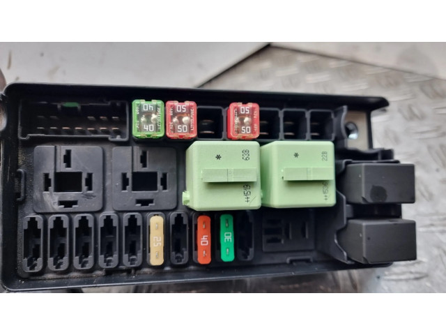 Блок предохранителей 9240945, 9240946 Mini Cooper Countryman R60