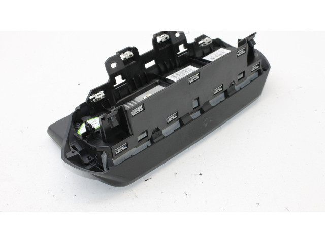 Дисплей    9841452080   Peugeot 2008 II