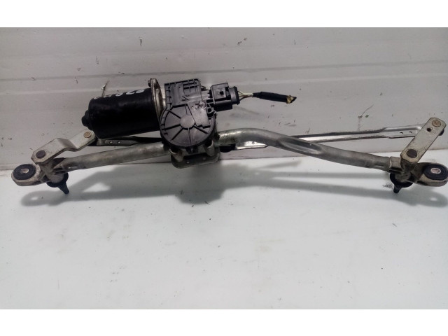 Моторчик дворников BN8V6737XA, F00S2S2698 Mazda 3 I