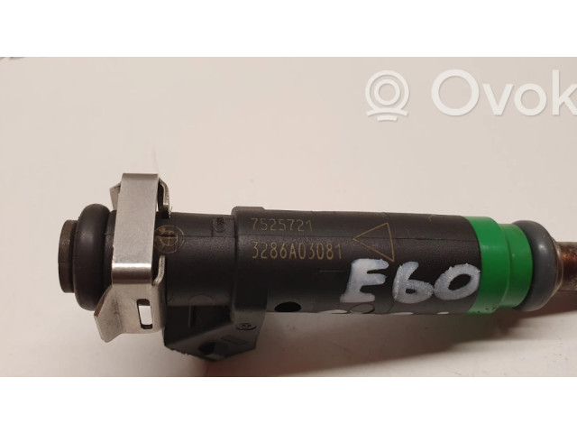 Vstřikovač 7525721, 3286A03081 BMW 5 E60 E61 pro benzínový motor 4.5 N62B44