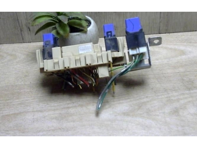 Pojistková skříňka 24382AX001, 24382AX001 Nissan Note (E11) 2007