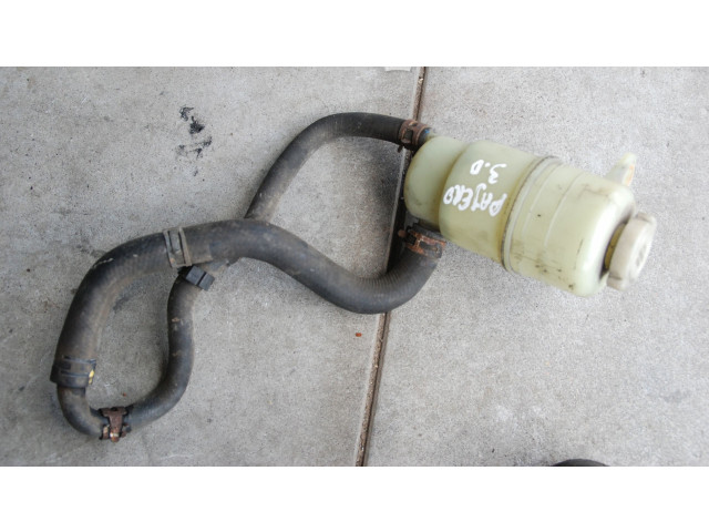 Přístrojová deska Mitsubishi Pajero 2004 200KM