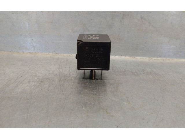 Блок предохранителей 4H0951253A Audi Q3 8U