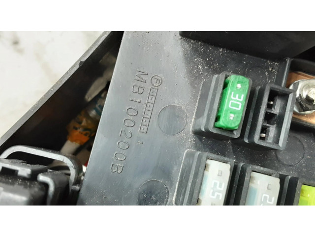 Блок предохранителей  MB100200B, MB502080B   Subaru Legacy    