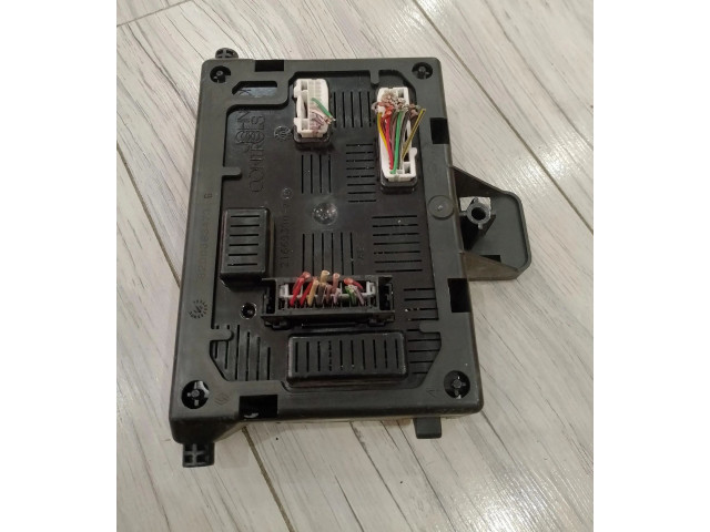 Блок комфорта 8201054119 Renault Clio III