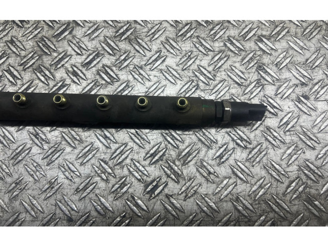 Топливная рампа 8658252   Volvo V70  