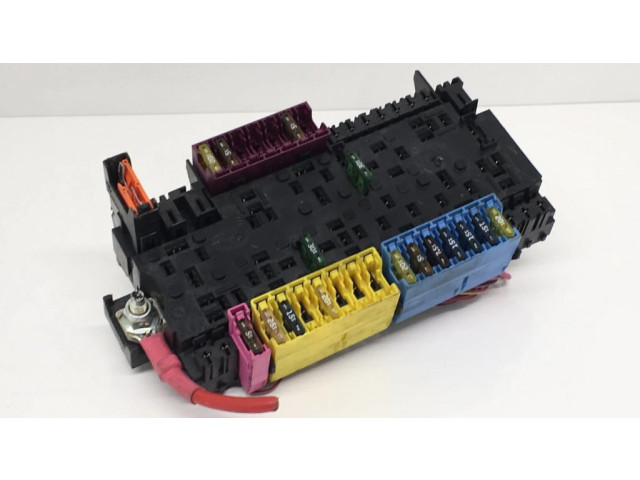 Pojistková skříňka A1669068201 Mercedes-Benz GL X166 2017