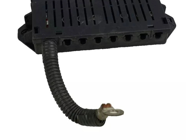 Блок предохранителей  9162323   Volvo V70    