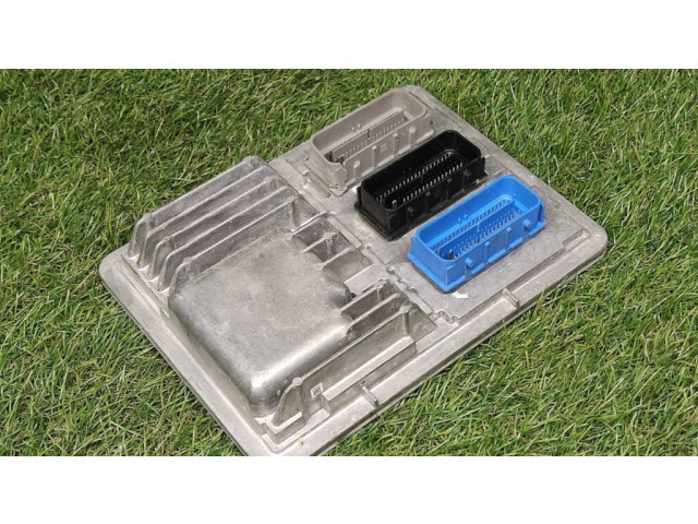 Блок управления двигателем Блок управления 12692812, 811839393 Chevrolet Cruze II