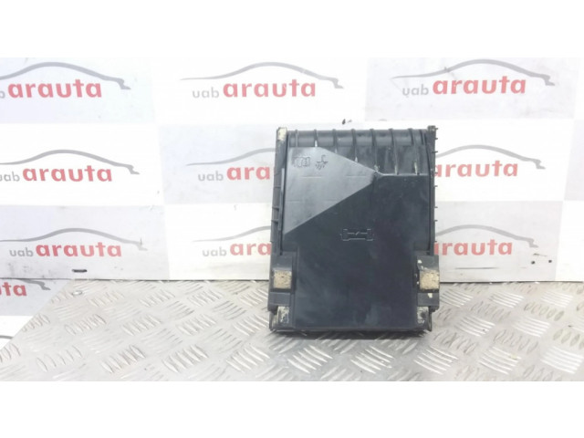 Крышка блока предохранителей 1K0937132F, 1K0937132G Audi Q3 8U