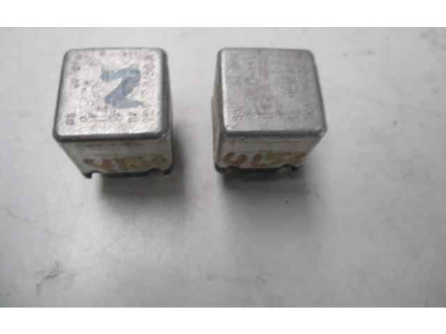 Pojistková skříňka Řídící jednotka BSM 015420219, 4RD00412200 Mrcedes-Benz E W124 1988