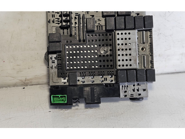 Блок предохранителей 30682664, 03W494   Volvo XC90    