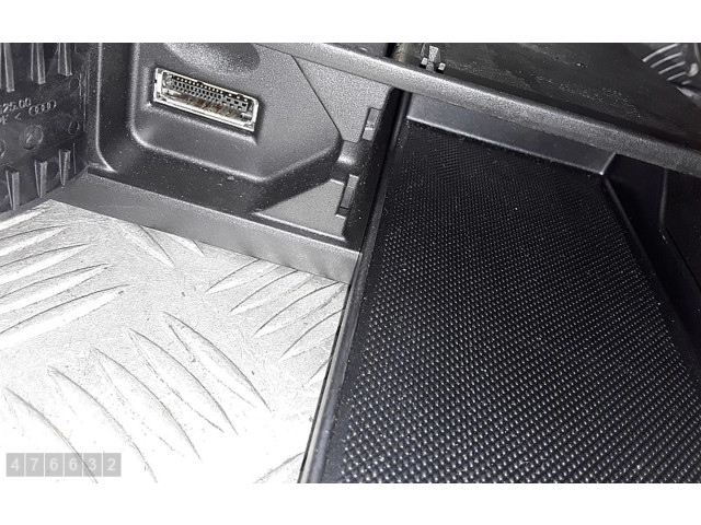 Řídící jednotka 4E0035785B Audi A5 8T 8F 2007