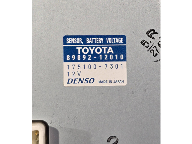 Pojistková skříňka Řídící jednotka BSM 8989212010, 1751007301 Lexus CT 200H 2012