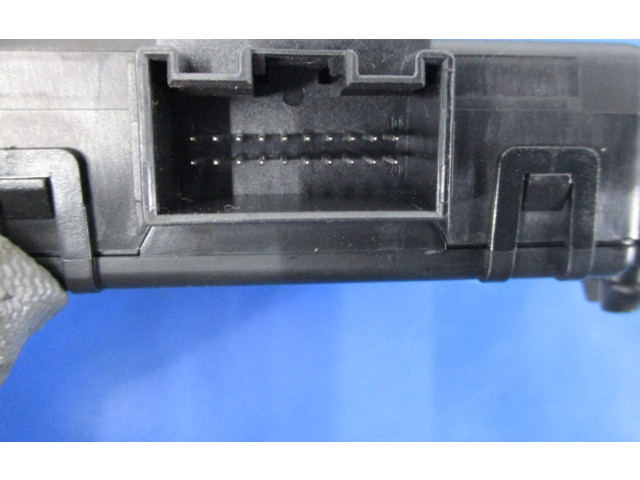 Блок предохранителей     Audi A3 S3 A3 Sportback 8P    