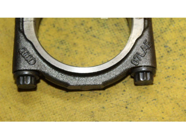 Píst 07L107103R   Audi A8 S8 D3 4E     