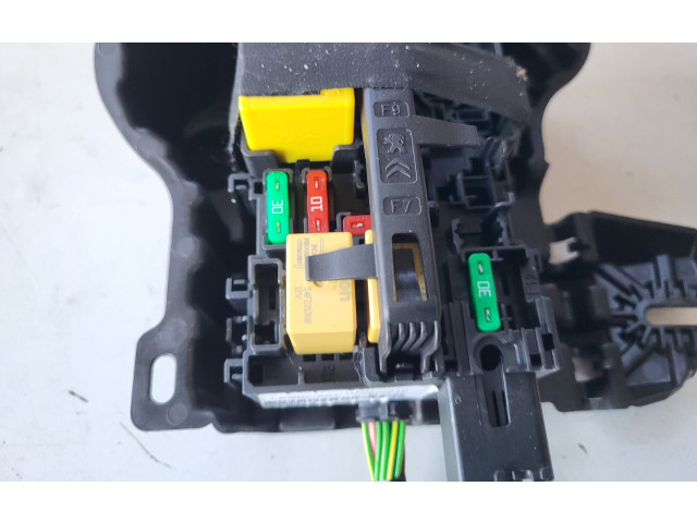 Блок предохранителей 453113302 Peugeot 2008 I