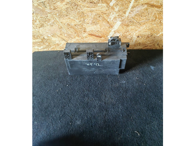 Pojistková skříňka Jaguar XF X250 2014