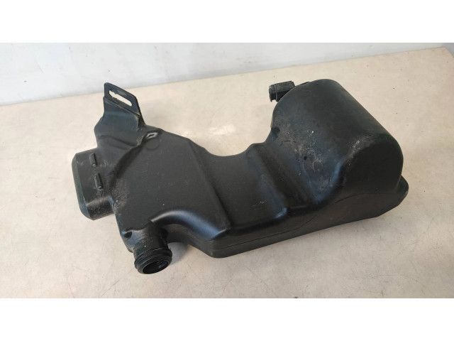 Бачок оконной жидкости    