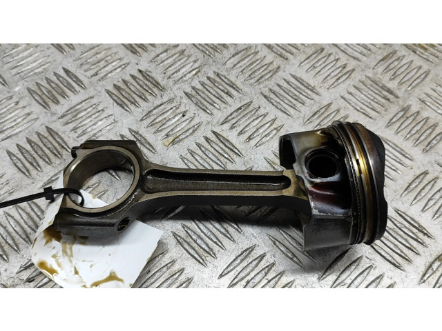 Píst 1699376   Ford Focus  pro benzínový motor 1.0 M1DA 