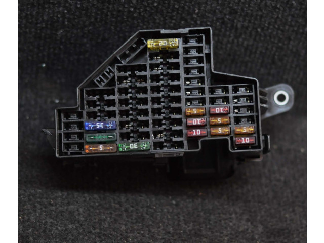 Блок предохранителей 3C2941824 Volkswagen PASSAT B6