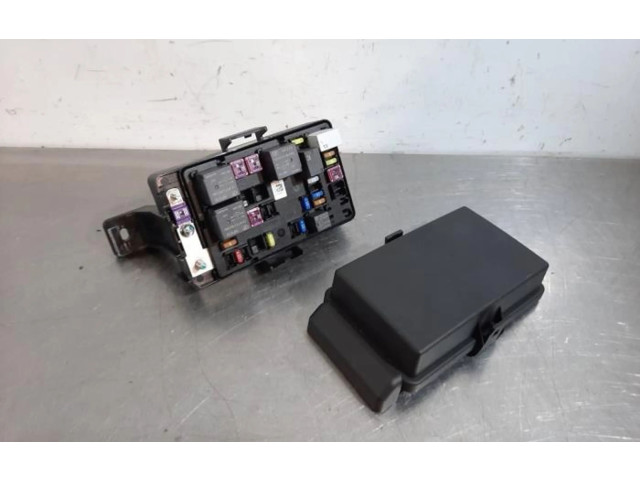 Блок предохранителей 10988007 MG HS