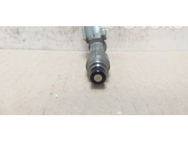 Vstřikovač 232500Q030, 232500Q030 Toyota Yaris 1KR-FE