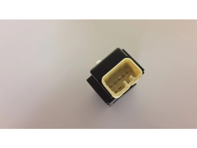 Блок управления 8651676010   Lexus CT 200H