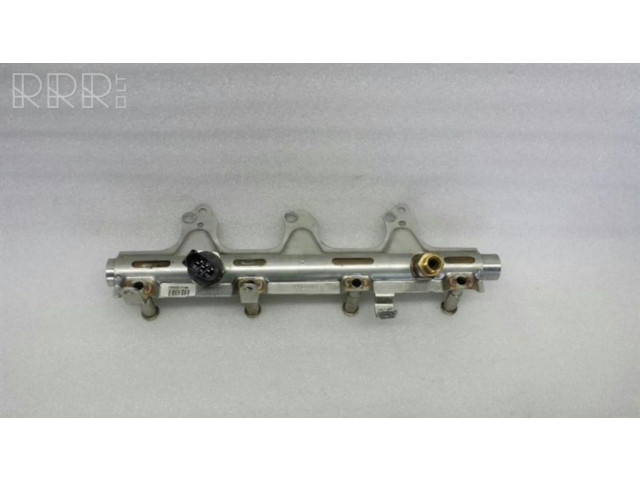 Vstřikovací lišta 06J133317M Audi A3 S3 8P pro benzínový motor 2.0