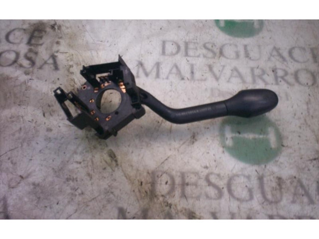 Ручка стеклоочистителей    Volkswagen Golf SportWagen