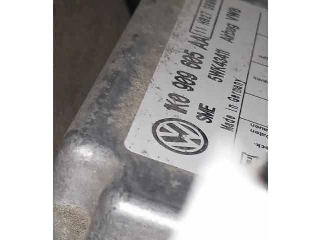 Блок подушек безопасности 1K0909605AA   Skoda Octavia Mk2 (1Z)