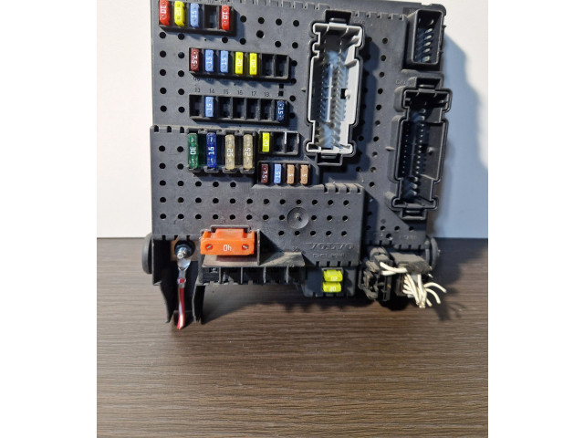 Блок предохранителей  12217799, 00005267472   Volvo XC90    