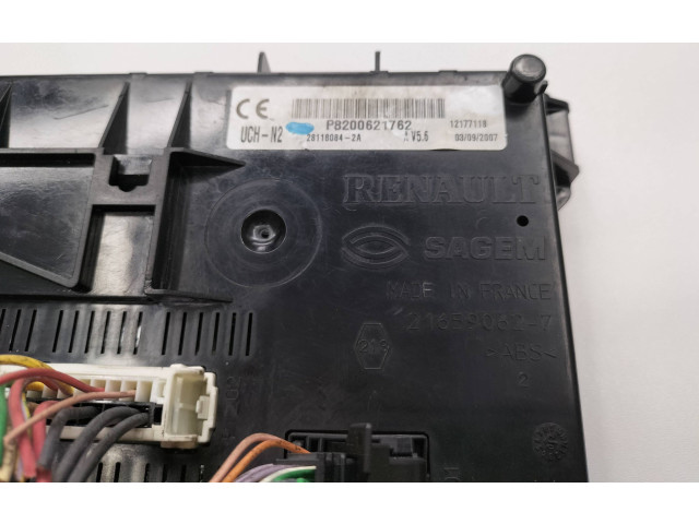 Pojistková skříňka Řídící jednotka BSM P8200621762, 281180842A   Renault Clio III 2007