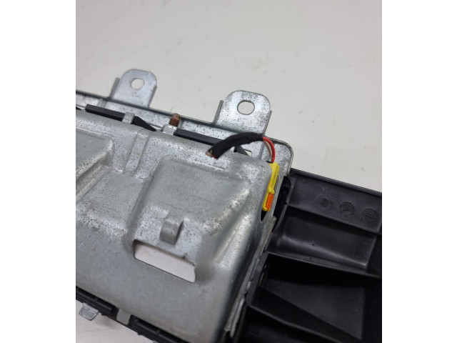 Подушка безопасности для колен A1768600402 Mercedes-Benz A W176