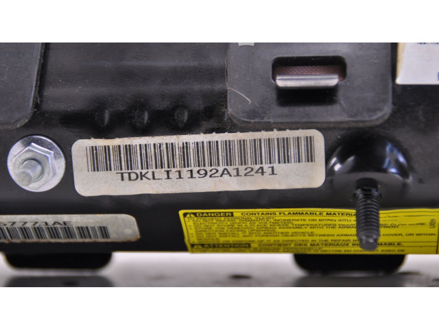 Подушка безопасности для колен P05057771AE, 05057850AH   Chrysler Town & Country V